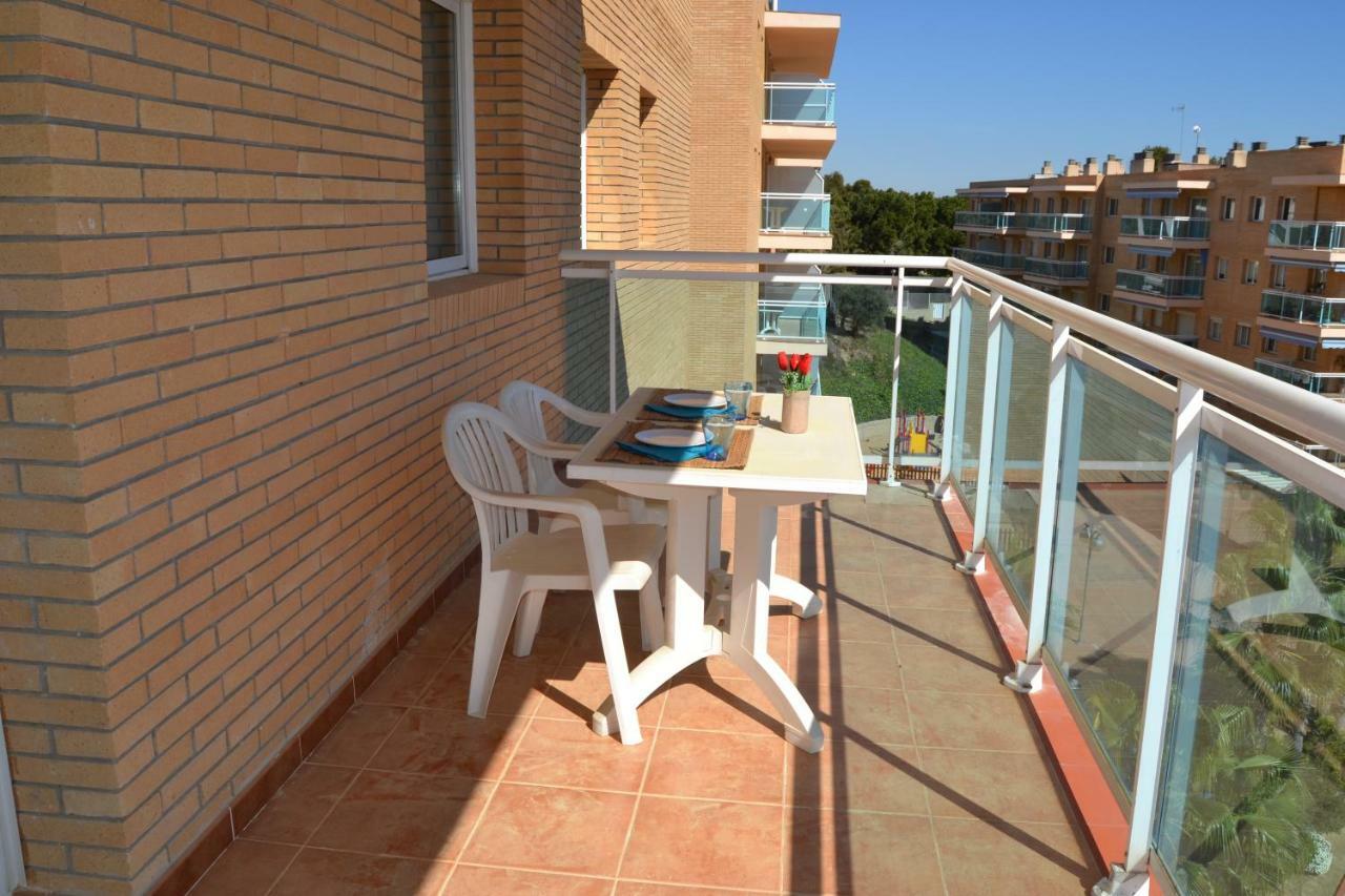 Lovely Familiar Apartment With Pool In Cap Salou Bagian luar foto