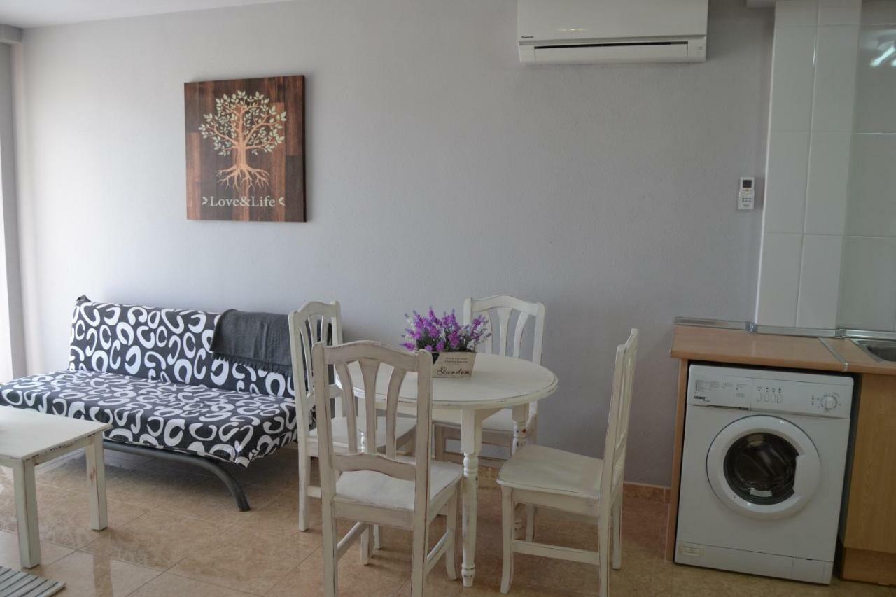 Lovely Familiar Apartment With Pool In Cap Salou Bagian luar foto