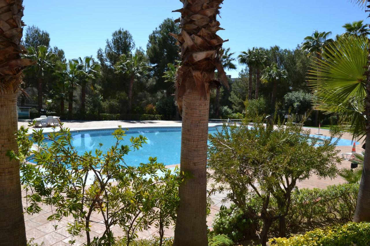 Lovely Familiar Apartment With Pool In Cap Salou Bagian luar foto